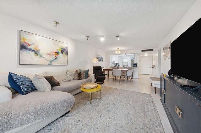 5961 NW 2nd Avenue 304, Boca Raton, FL 33487