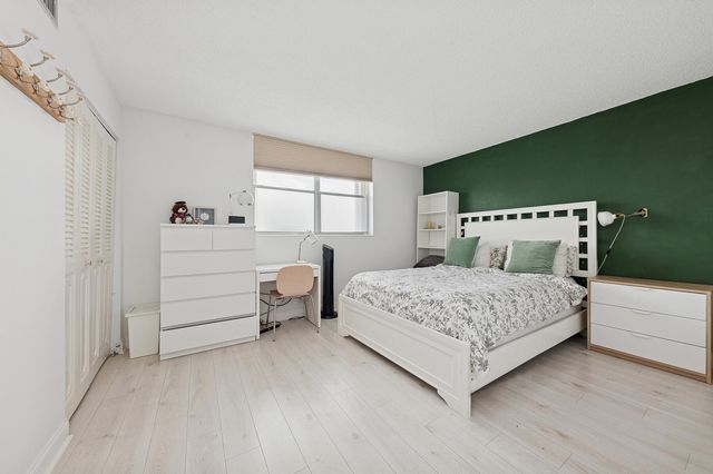 5961 NW 2nd Avenue 304, Boca Raton, FL 33487