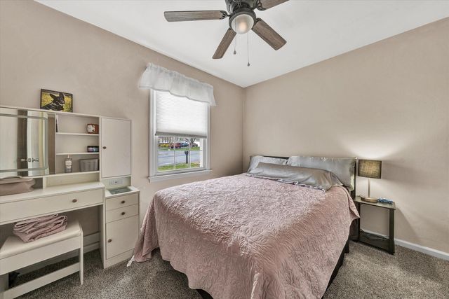 1740 Parker LN, Vinton, VA 24179