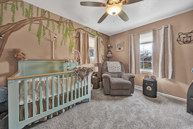 1740 Parker LN, Vinton, VA 24179