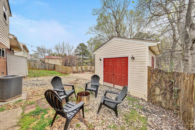 1740 Parker LN, Vinton, VA 24179