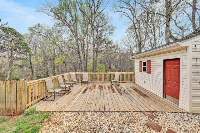 1740 Parker LN, Vinton, VA 24179