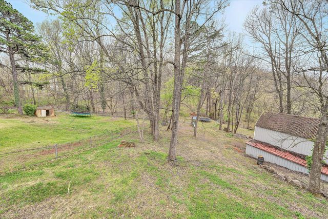 1740 Parker LN, Vinton, VA 24179