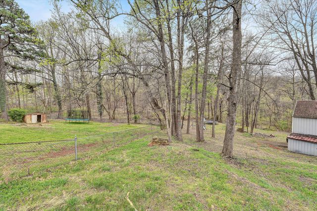 1740 Parker LN, Vinton, VA 24179