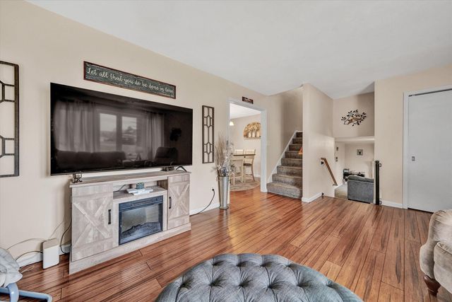 1740 Parker LN, Vinton, VA 24179