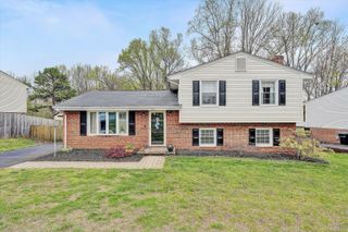 1740 Parker LN, Vinton, VA 24179
