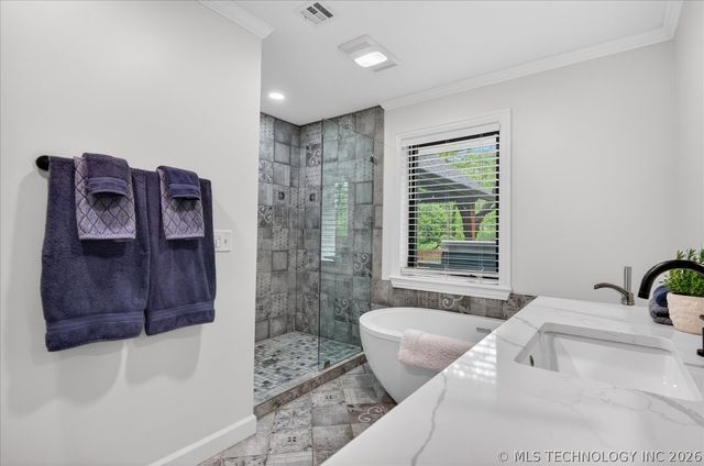2301 Camden Court, Bartlesville, OK 74006