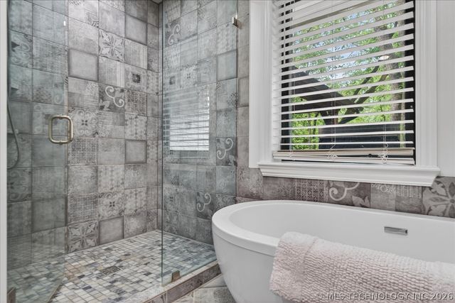 2301 Camden Court, Bartlesville, OK 74006