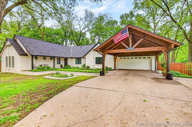 2301 Camden Court, Bartlesville, OK 74006