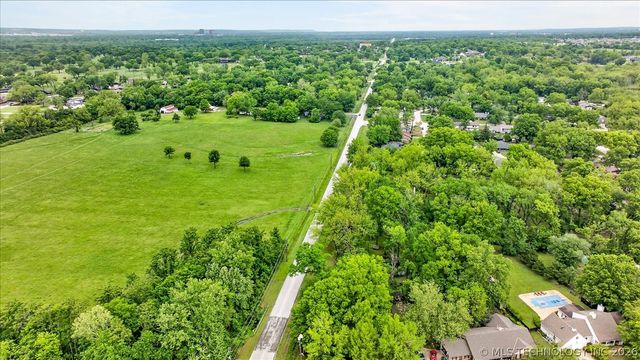2301 Camden Court, Bartlesville, OK 74006