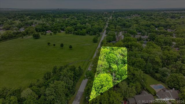 2301 Camden Court, Bartlesville, OK 74006