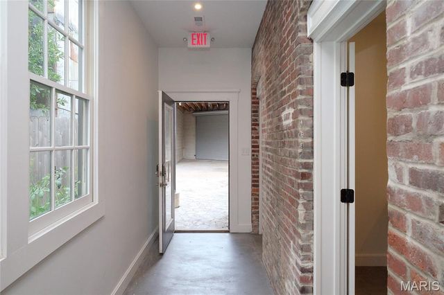 1915 S 12th Street, St Louis, MO 63104