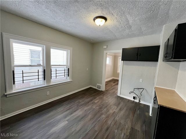 907 Rondel Road, Cleveland, OH 44110