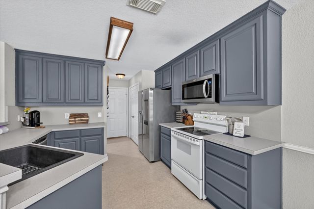 127 N Point Drive, Krum, TX 76249