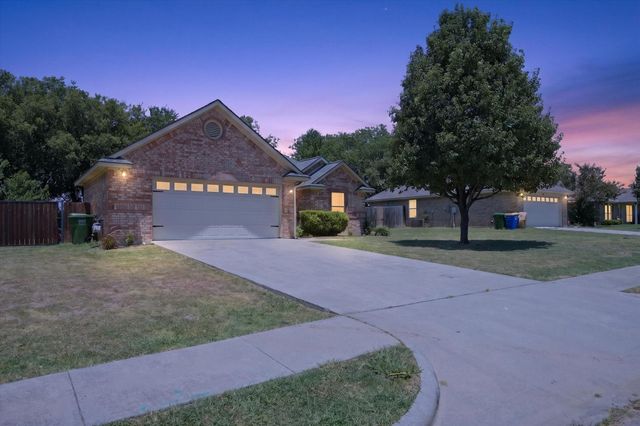 127 N Point Drive, Krum, TX 76249