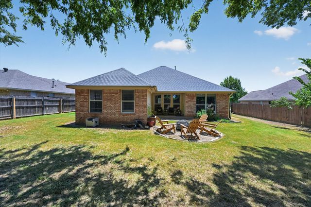 127 N Point Drive, Krum, TX 76249