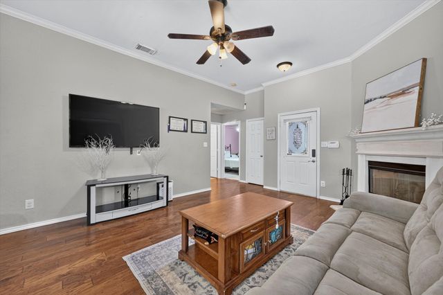 127 N Point Drive, Krum, TX 76249