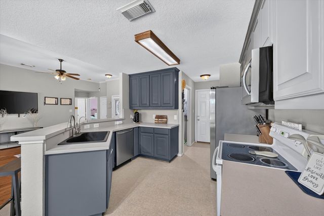 127 N Point Drive, Krum, TX 76249