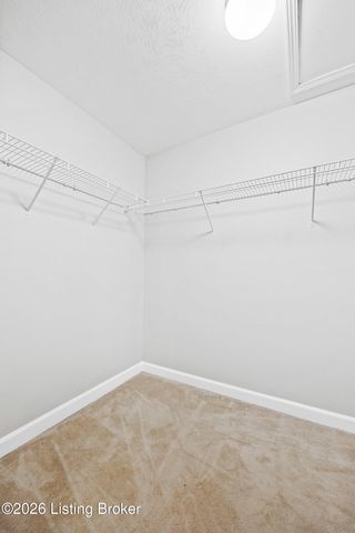 7300 Saint Andrews Woods Cir 203, Louisville, KY 40214