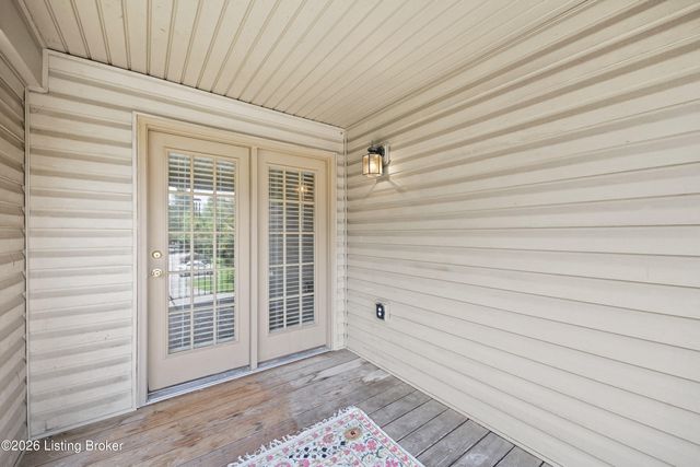7300 Saint Andrews Woods Cir 203, Louisville, KY 40214