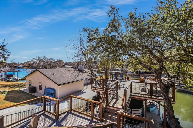316 Mountain View Dr, Sunrise Beach, TX 78643