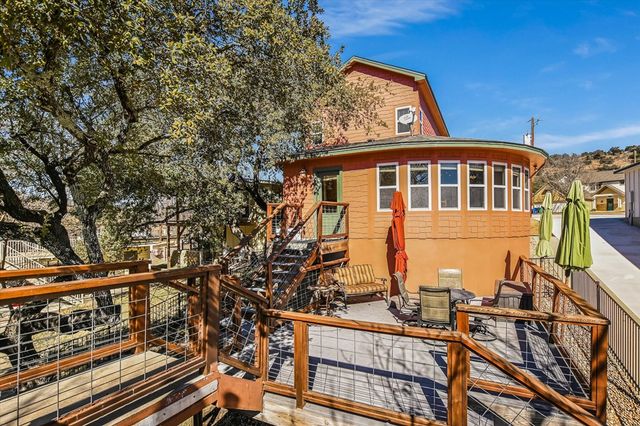 316 Mountain View Dr, Sunrise Beach, TX 78643