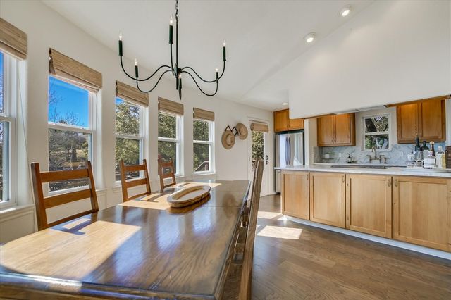 316 Mountain View Dr, Sunrise Beach, TX 78643