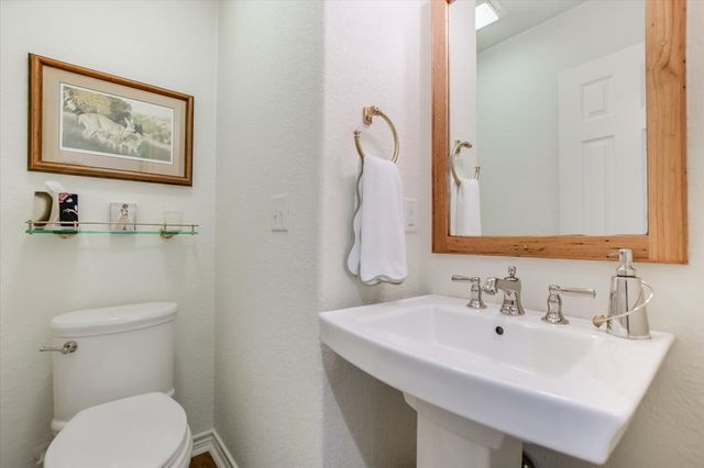 316 Mountain View Dr, Sunrise Beach, TX 78643