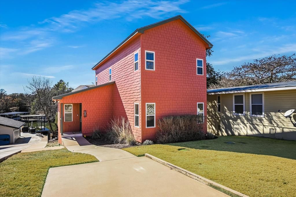 316 Mountain View Dr, Sunrise Beach, TX 78643