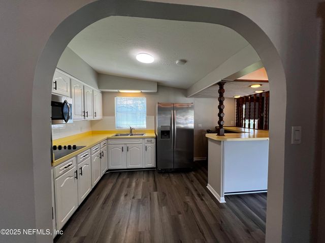 11505 INEZ Drive, Jacksonville, FL 32218