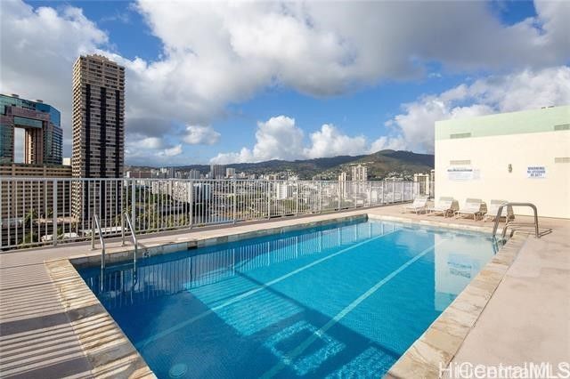 439 Keoniana Street 201, Honolulu, HI 96815