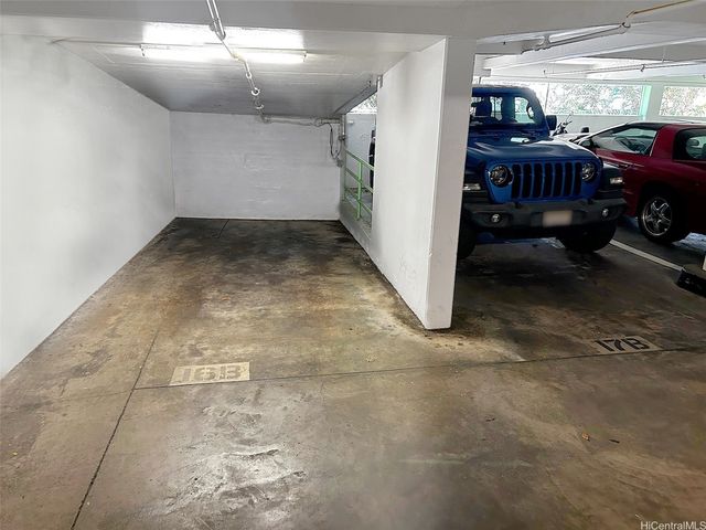 439 Keoniana Street 201, Honolulu, HI 96815