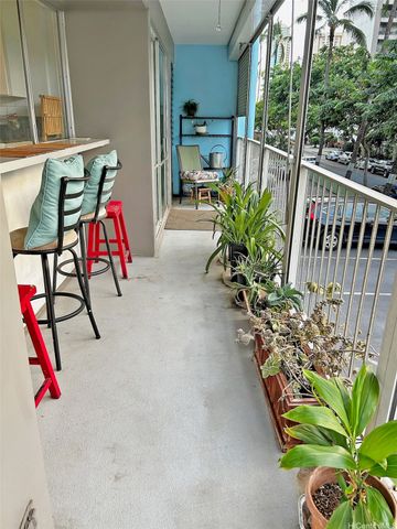 439 Keoniana Street 201, Honolulu, HI 96815