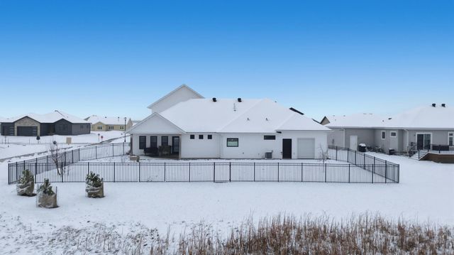 4259 Bristlecone Loop S, Fargo, ND 58104