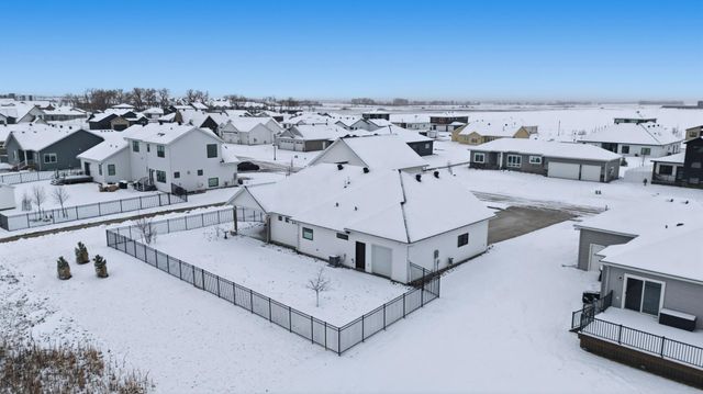 4259 Bristlecone Loop S, Fargo, ND 58104