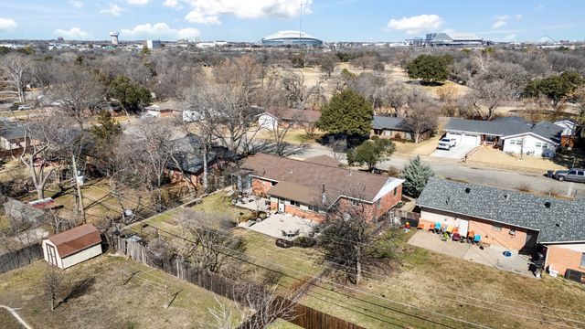 1106 Coke Drive, Arlington, TX 76010