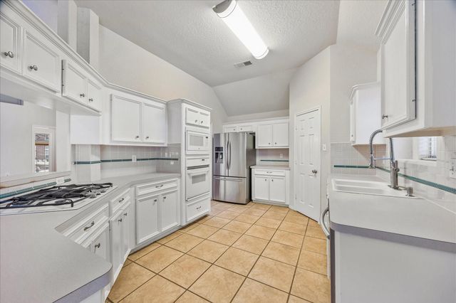 3419 Glastonbury Drive, Pearland, TX 77581