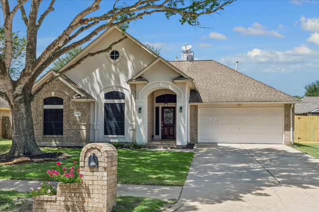 3419 Glastonbury Drive, Pearland, TX 77581