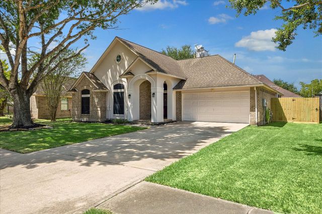 3419 Glastonbury Drive, Pearland, TX 77581