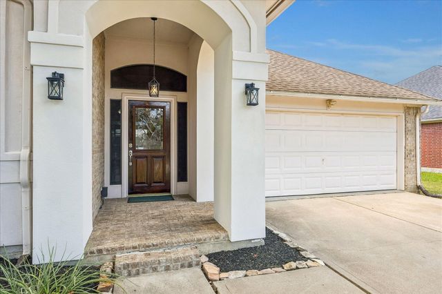 3419 Glastonbury Drive, Pearland, TX 77581
