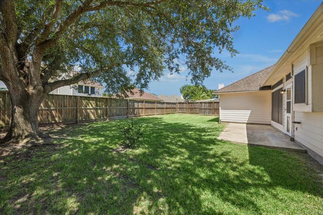 3419 Glastonbury Drive, Pearland, TX 77581