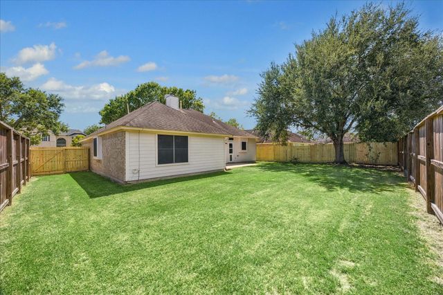 3419 Glastonbury Drive, Pearland, TX 77581
