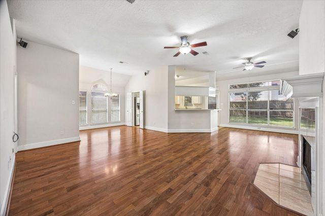 3419 Glastonbury Drive, Pearland, TX 77581