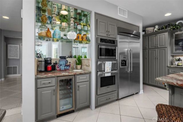 25881 Cedarbluff, Laguna Hills, CA 92653