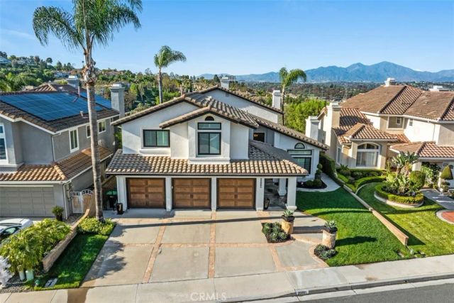 25881 Cedarbluff, Laguna Hills, CA 92653