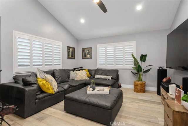 25881 Cedarbluff, Laguna Hills, CA 92653