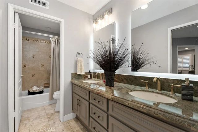 25881 Cedarbluff, Laguna Hills, CA 92653