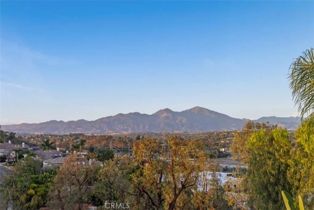 25881 Cedarbluff, Laguna Hills, CA 92653