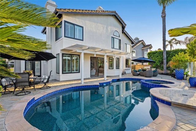 25881 Cedarbluff, Laguna Hills, CA 92653