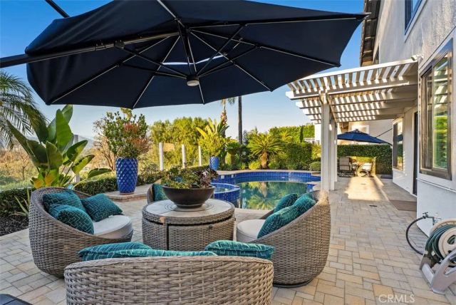 25881 Cedarbluff, Laguna Hills, CA 92653